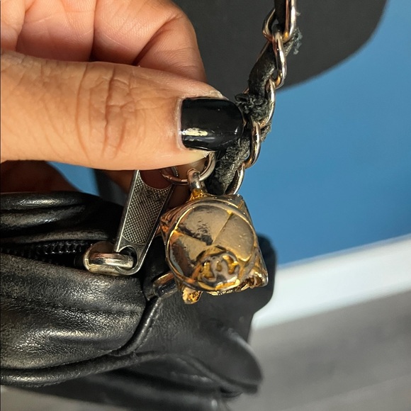 Inspired Leather Crossbody Bag - Picture 4 of 10